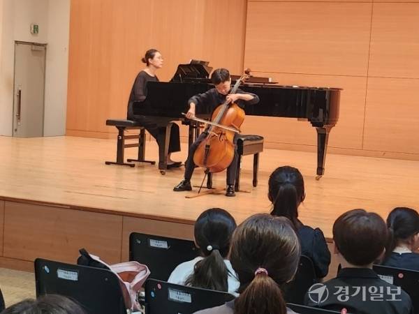 지난 30일 단국대 용인 죽전캠퍼스 난파음악에서 진행된 향상 워크숍 모습. 박화선기자