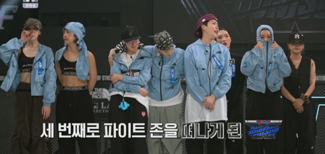 '월드 오브 스트릿 우먼 파이터'에서 탈락해 눈물을 흘리고 있는 한국팀 범접 멤버들. Mnet 영상 캡처