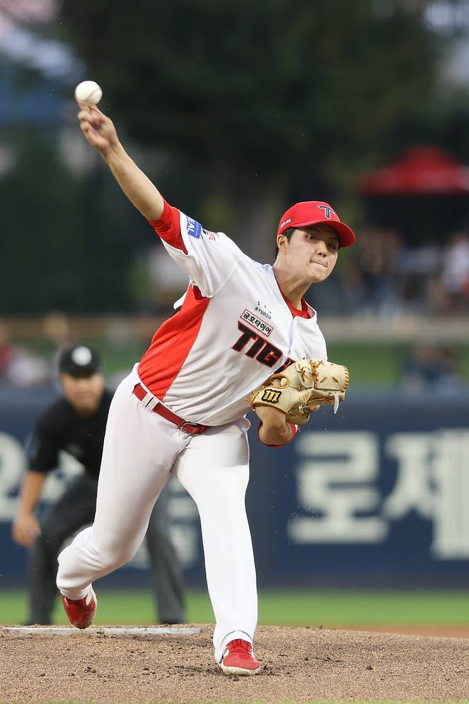 KIA 김태형은 미래 1선발 재목이라는 평가에 알맞은 힘찬 투구를 16일 광주 한화전에서 선보였다. 시즌 막판 균열이 생긴 선발진의 희망으로 떠오르고 있다. 사진제공|KIA 타이거즈