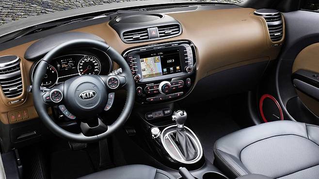 기아 더 뉴 쏘울 실내