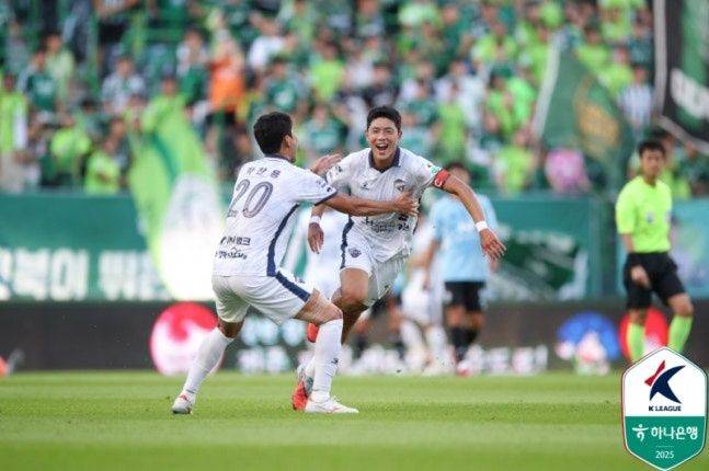 전북에 완승한 김천. ⓒ 한국프로축구연맹