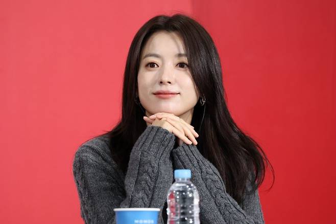 제30회 부산국제영화제 경쟁부분 심사위원인 배우 한효주가 18일 부산 해운대구 영화의전당 비프힐에서 기자회견을 하고 있다. 뉴시스