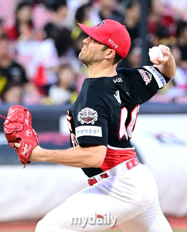 2025년 8월 29일 오후 경기도 수원KT위즈파크에서 열린 '2025 신한 SOL뱅크 KBO 리그' KIA 타이거즈와 KT 위즈의 경기. KIA 선발투수 네일이 역투하고 있다./마이데일리