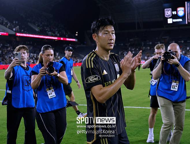 ▲ 손흥민의 MLS 도전은 기대와 우려가 공존했다. 그러나 지금은 리그 최단 시간 선제골, 데뷔 첫 해트트릭, 라운드 MVP 등 굵직한 기록으로 스스로 그 답을 내리고 있다. 이제 남은 건 MLS컵이다. 손흥민은 영국에서 놓쳤던 트로피를 미국에서 들어 올리며 ‘커리어 두 번째 우승’을 노리고 있다.