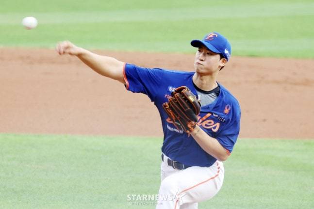 한화 엄상백. /사진=강영조 선임기자