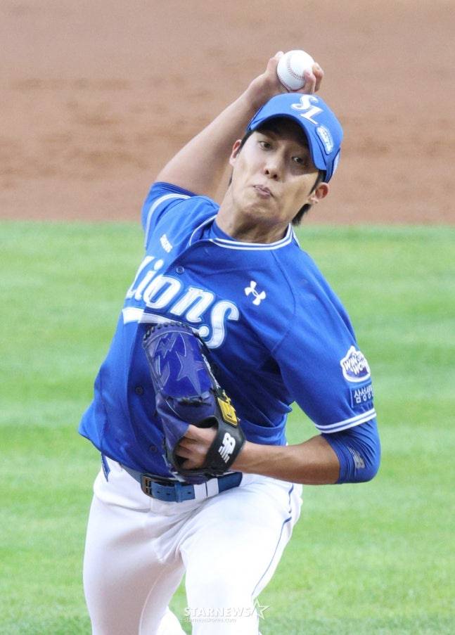 2025 신한 SOL Bank KBO리그 LG 트윈스 대 삼성 라이온즈 경기가 20일 서울 잠실야구장에서 열렸다. 삼성 선발 원태인이 역투하고 있다. /사진=김진경 대기자