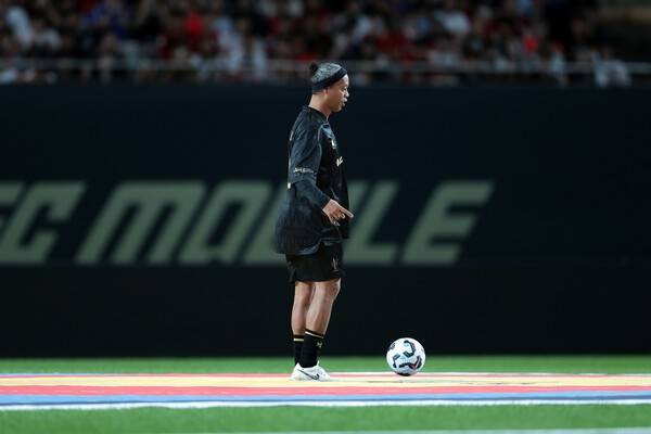 13일 서울 마포구 상암월드컵경기장에서 열린 2025 아이콘매치 이벤트 경기에 임하는 호나우지뉴. /사진=넥슨 제공