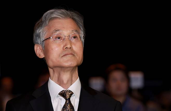 조희대 대법원장이 22일 서울 중구 신라호텔에서 열린 '세종 국제 콘퍼런스' 개회식에 참석해 굳은 표정으로 정면을 응시하고 있다. 연합뉴스