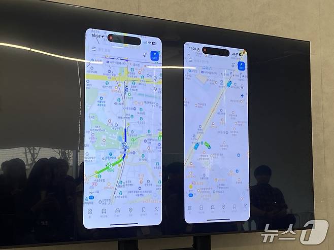 손수경 카카오 리더와 정은주 개발자는 23일 경기 용인시 카카오AI캠퍼스에서 열린 개발자 콘퍼런스 '이프 카카오'(if(kakao)25)에서 카카오맵 초정밀 서비스의 향후 진화 방향을 발표했다. 2025.09.23. ⓒ 뉴스1 신은빈 기자