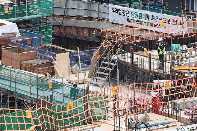 서울 시내 현대엔지니어링 신축 아파트 시공 현장. /뉴스1