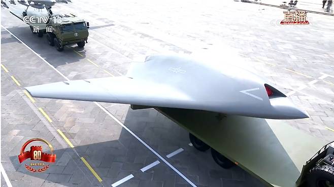 지난 3일 중국 전승절 80주년 열병식에 공개된 GJ-11 /중국 CCTV 갈무리