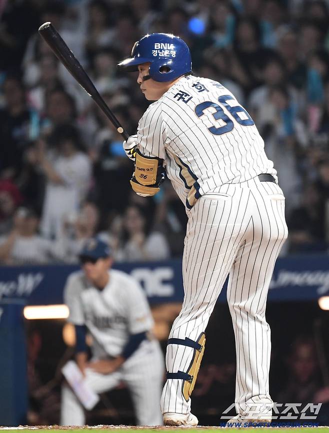 24일 창원 NC파크에서 열린 KBO리그 NC와 LG의 경기. 타격하는 NC 권희동. 창원=송정헌 기자songs@sportschosun.com/2025.09.24/