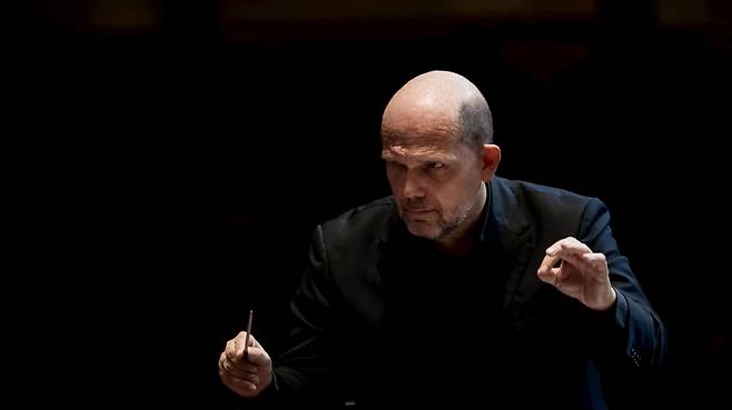 지휘자 얍 판 츠베덴. /사진출처. 로열 콘세르트헤바우 오케스트라(RCO)