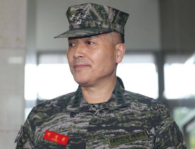 박정훈 해병대 수사단장이 참고인 조사를 받기 위해 4일 서울 서초구 순직해병특별검사팀에 출석하고 있다. 연합뉴스