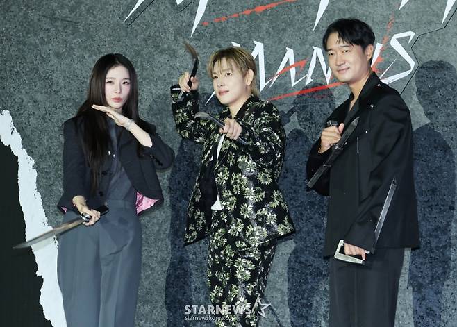 배우 박규영, 임시완, 조우진이 25일 오후 서울 광진구 롯데시네마 건대입구점에서 진행된 영화 '사마귀'(감독 이태성) 제작발표회에 참석해 포즈를 취하고 있다. 모든 룰이 무너진 살인청부업계에 긴 휴가 후 컴백한 A급 킬러 '사마귀'와 그의 훈련생 동기이자 라이벌 '재이' 그리고 은퇴한 레전드 킬러 '독고'가 1인자 자리를 놓고 벌이는 대결을 그린 액션 영화 '사마귀'는 오는 26일 공개된다. /2025.09.25 /사진=이동훈 photoguy@