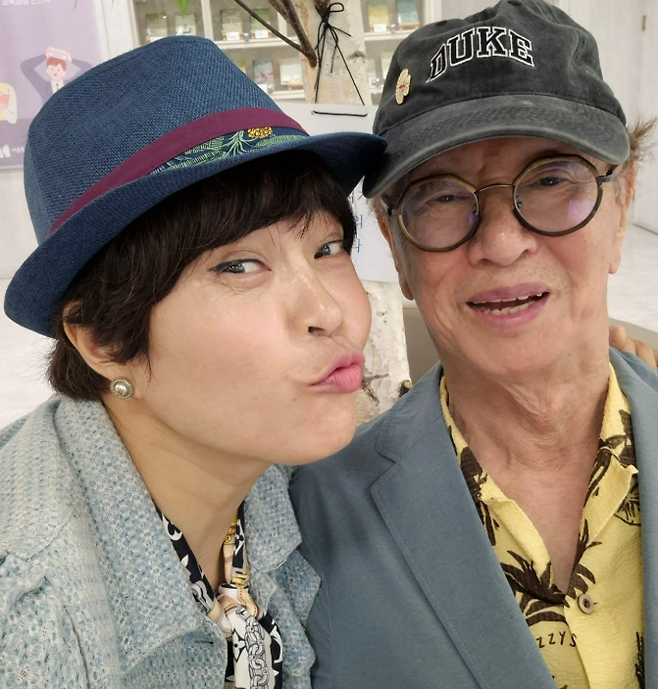 ▲ 조혜련(왼쪽), 전유성. 출처| 조혜련 SNS