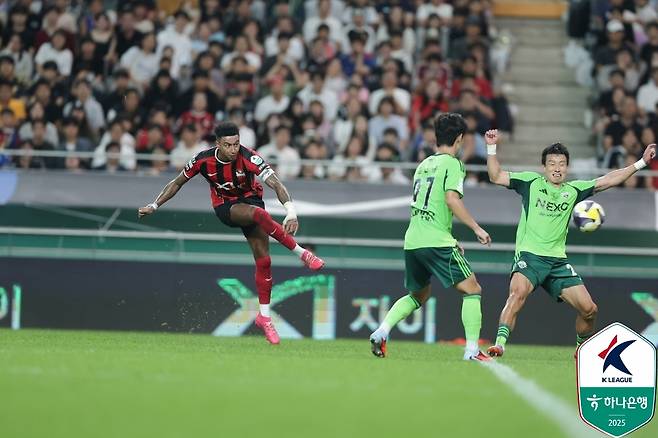 제시 린가드(왼쪽)(한국프로축구연맹 제공)
