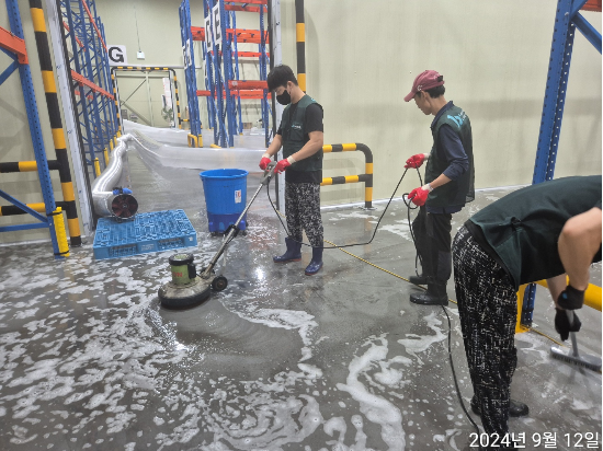 비하인드는 공장 등 산업현장 청소도 수행 중이다.(비하인드 제공)