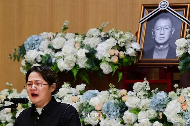 개그우먼 김신영이 전유성을 떠올리며 오열했다. 사진| 강영국 기자