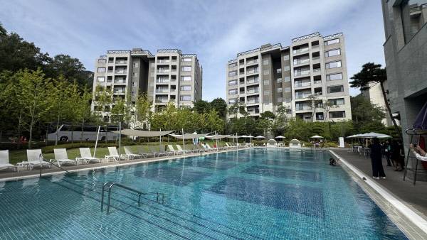 회원 전용 야외 수영장