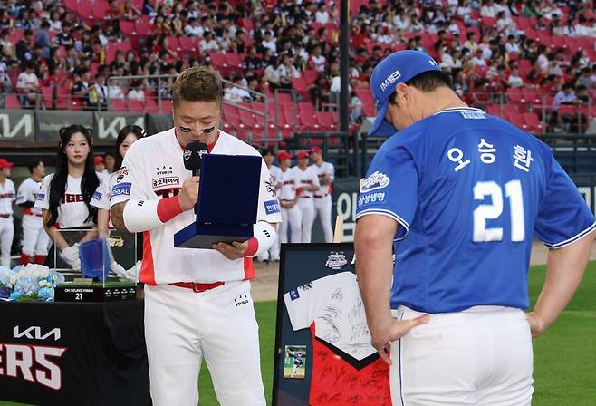 ▲ 왼쪽부터 최형우, 오승환 ⓒ삼성 라이온즈