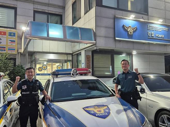 ▲ (왼쪽부터) 안아람 경사, 박광민 경장./사진제공=경기남부경찰청