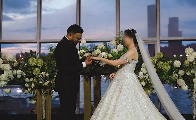 인도 출신 방송인 럭키가 결혼식 사진을 공개했다. 인스타그램 캡처