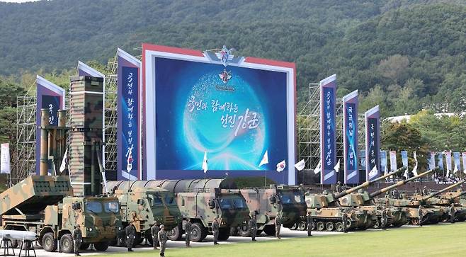 국군의날 "초고위력 현무-5, 유·무인 복합체계 등 대거 등장"