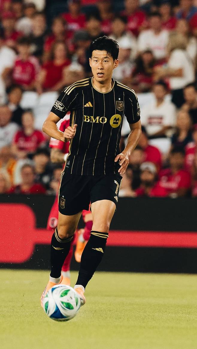 LAFC 손흥민이 28일 세인트루이스전에서 돌파를 시도하고 있다. 사진=LAFC SNS