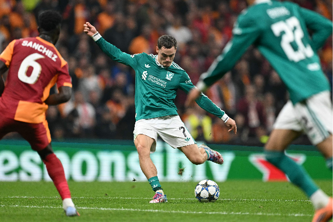 리버풀은 1일(한국시간) 튀르키예 이스탄불 램스 스타디움에서 열린 갈라타사라이와 2025-26시즌 유럽축구연맹(UEFA) 챔피언스리그 리그 페이즈 2차전에서 0-1로 패했다. 플로리안 비르츠는 선발 출전했지만, 이렇다 할 활약을 펼치지 못했다. 사진=AFP=연합뉴스 제공