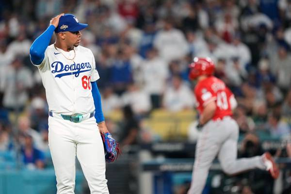 엔리케스는 이날 한 개의 아웃도 잡지 못했다. 사진= AP= 연합뉴스 제공