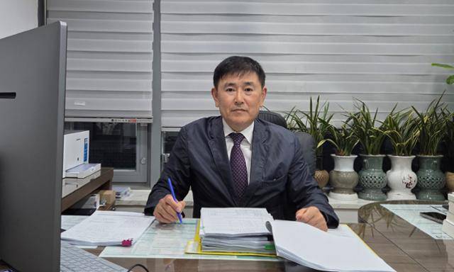 지난 6월 남대문세무서장을 끝으로 31년의 공직생활을 마감한 이석봉 세무사는 "자기 유형에 맞는 신고 방식을 잘 선택해 절세하는 것이 바람직하다"고 조언했다. 이석봉 세무회계사무소 제공