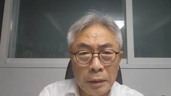 ▲정규재 전 한국경제신문 주필이 2일 밤 유튜브 정규재TV에서 이진숙 전 방통위원장에 대한 경찰의 체포영장 집행에 대해 규탄하는 방송을 하고 있다. 사진=정규재TV 영상 갈무리