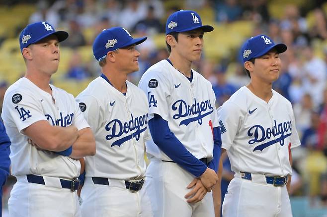 LA 다저스가 2일(한국시간) 미국 캘리포니아주 로스앤젤레스의 다저스타디움에서 열린 2025 미국 메이저리그(MLB) 포스트시즌 내셔널리그 와일드카드(NLWC·3전 2선승제) 2차전에서 신시내티를 8-4로 제압하고 내셔널리그 디비전시리즈(NLDS·5전 3선승제)에 진출했다. 김혜성은 1차전에 이어 2차전에서도 결장했다. Imagn Images 연합뉴스