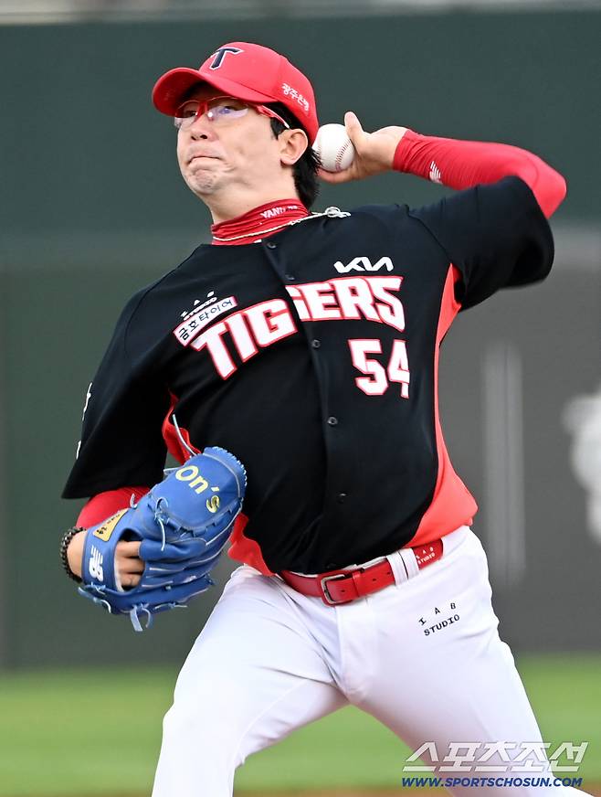 7일 부산 사직야구장에서 열린 KIA와 롯데의 경기, KIA 선발투수 양현종이 역투하고 있다. 부산=허상욱 기자wook@sportschosun.com/2025.08.07/