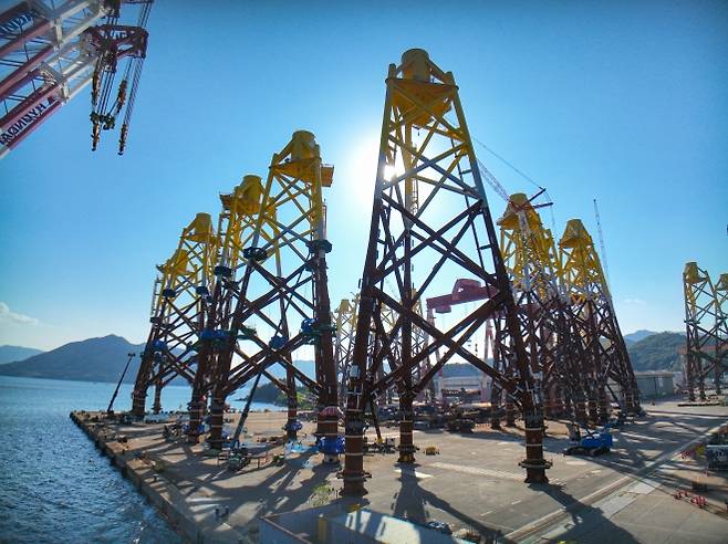 SK오션플랜트 야드에서 해상풍력 하부구조물을 제작하고 있는 모습. 서울신문DB