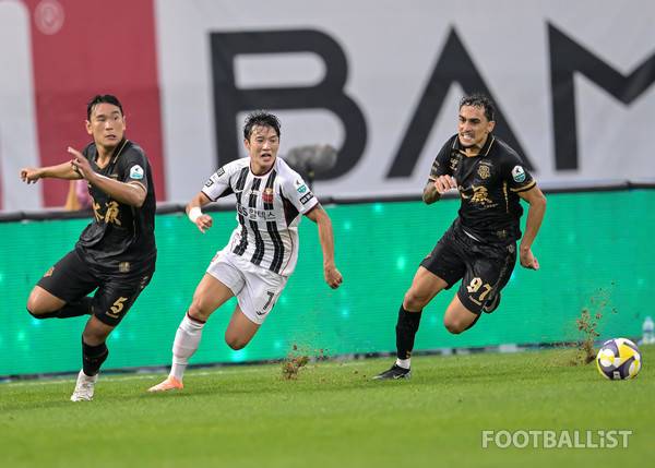 이현용(왼쪽), 루안(오른쪽, 이상 수원FC), 정승원(가운데, FC서울). 서형권 기자