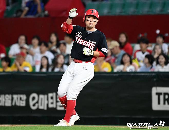 KIA 타이거즈가 5일 KBO에 베테랑 타자 서건창의 웨이버 공시를 요청했다. 사진 엑스포츠뉴스 DB