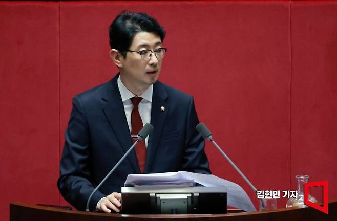 주진우 국민의힘 의원은 "재난 수습에 매진해야 할 대통령실과 더불어민주당이 허위 고발을 남발하고 있다"며 "이에 형사 책임을 묻겠다"고 밝혔다.