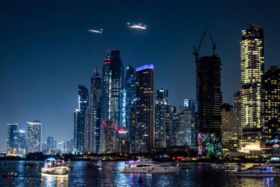 헨리 앤 파트너스는 올해 9800명의 백만장자가 아랍에미리트(UAE)로 순유입될 것으로 전망했다. 순유입국 1위다. 사진은 UAE 최대 도시 두바이의 마리나 인근. ARP=연합뉴스.