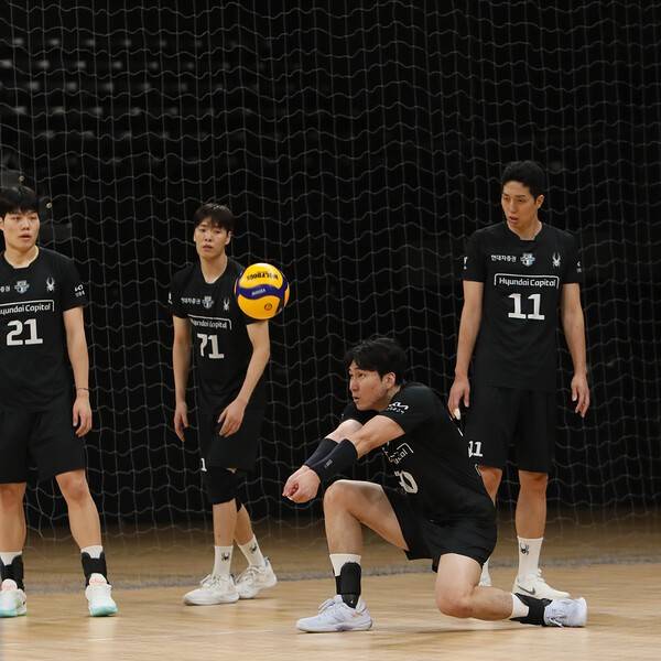 현대캐피탈 스카이워커스 아포짓 스파이커 신호진(사진 중앙). /사진=현대캐피탈 스카이워커스