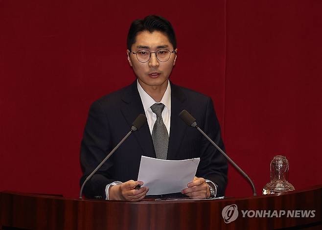 본회의 긴급현안질문하는 박준태 의원 (서울=연합뉴스) 류영석 기자 = 국민의힘 박준태 의원이 13일 국회 본회의에서 긴급현안질문을 하고 있다. 2024.12.13 ondol@yna.co.kr