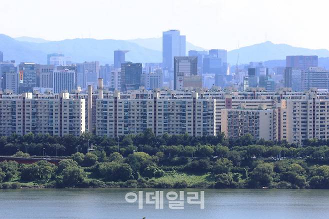 서울 성동구 응봉산에서 바라본 강남 아파트 모습. (사진=이영훈 기자)