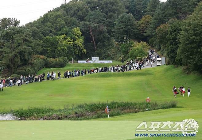 갤러리 홍정민 K-FOOD 놀부·화미 마스터즈 FR 3번홀