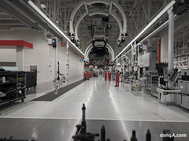 페라리 핵심 차량 제작기지 E빌딩 내부.