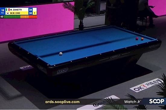 11일 밤 벨기에 앤트워프3쿠션월드컵 16강 경기 도중 당구테이블을 비추는 조명이 꺼지면서 두 시간이나 경기가 중단되는 일이 발생했다. 사진은 조명우-자네티 경기 테이블. (자료=SOOP 중계화면 캡처)