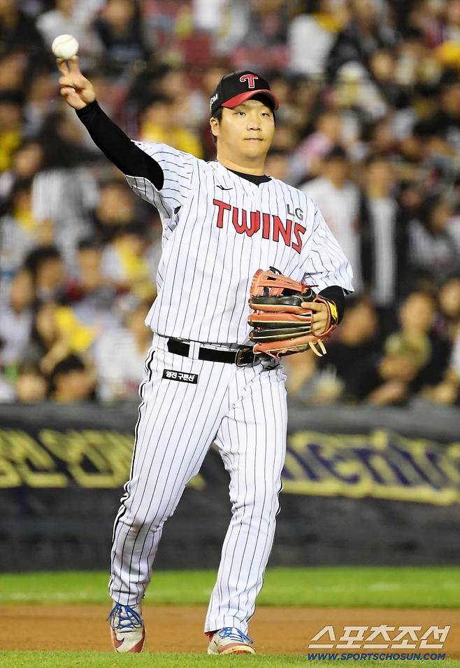 30일 잠실구장에서 열린 LG 트윈스와 두산 베어스의 경기. LG 3루수 문보경이 수비를 하고 있다. 잠실=박재만 기자 pjm@sportschosun.com/2025.09.30/