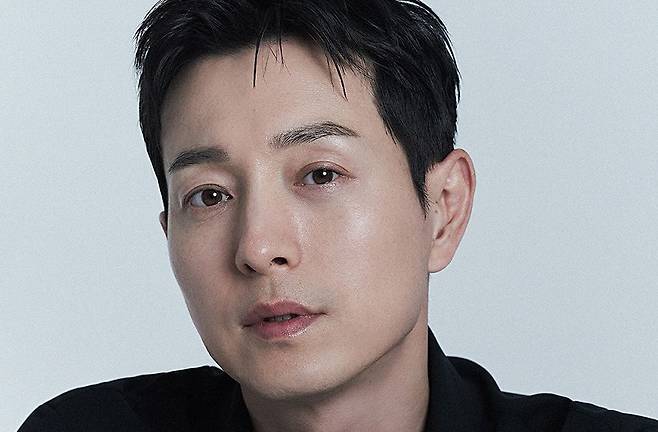 배우 정성일. 엑스와이지 스튜디오 제공