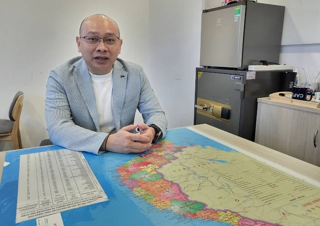 베트남 기업 손킴그룹의 편의점 대표 난(Nhan)씨가 지난달 9일 베트남 호치민시 GS25베트남 법인 사무실에서 진행된 머니투데이와의 인터뷰에 응하는 모습. /사진=차현아 기자.