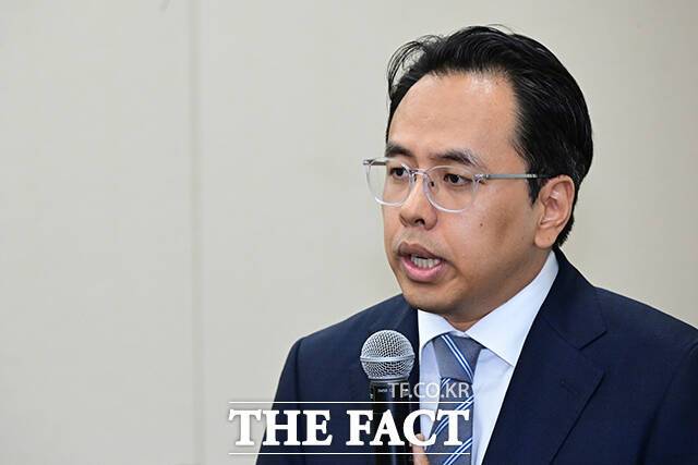 김범석 우아한형제들 대표가 배달앱 '배달의민족'과 관련해 질의답변 중이다. /국회=남윤호 기자